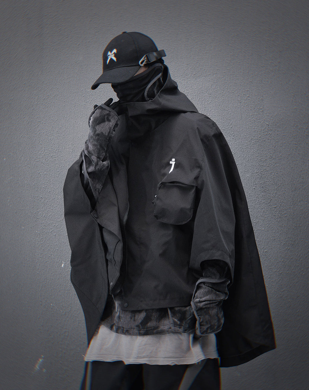 HiJ40 Black I-Tech Poncho product image