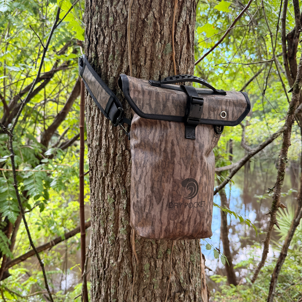 [PRE-ORDER OUR NEW DRY BAG ARRIVING LATE AUGUST] Shell Bag / Boating Bag - Bottomland Camo